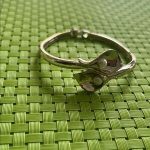 Vintage Elegant Silver Avon Lilly Bracelet with Pearls
